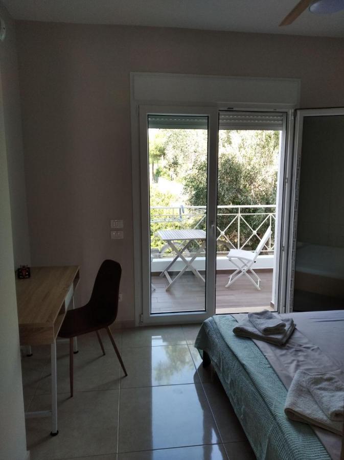Cozy Villa Vita Lagonisi Kalivia Thorikou Екстериор снимка